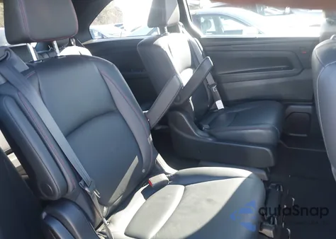 2023 Honda Odyssey Sport z USA, uszkodzony, nr VIN 5FNRL6H71PB030199